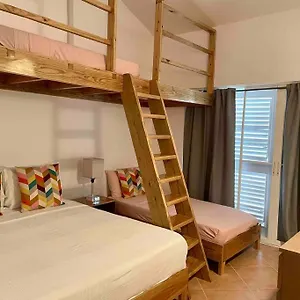 Villa, A Few Steps From The Beach, Restaurants & Town Center Villa